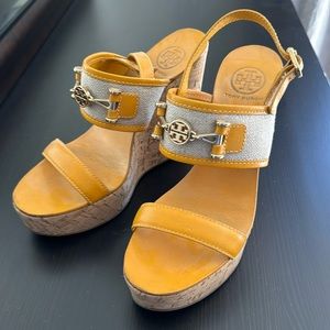 The best Tory Burch platforms with yellow and gold detail